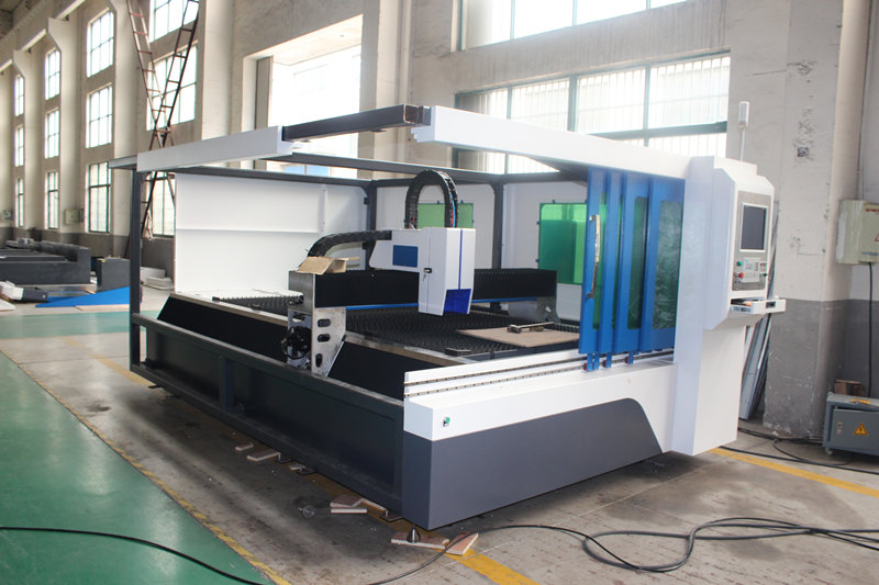 500w Laser Cutting Machine dengan 1500x3000mm Stainless Steel