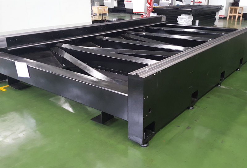 IPG Serat 500W CNC Laser Cutting Machine untuk Metal Cutting Machine Laser Tube