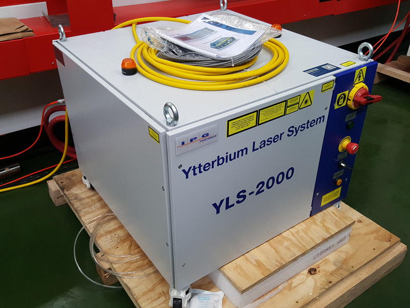 Laser IPG YLS-2000 Sumber Laser watt untuk pemotong laser accurl 2kw